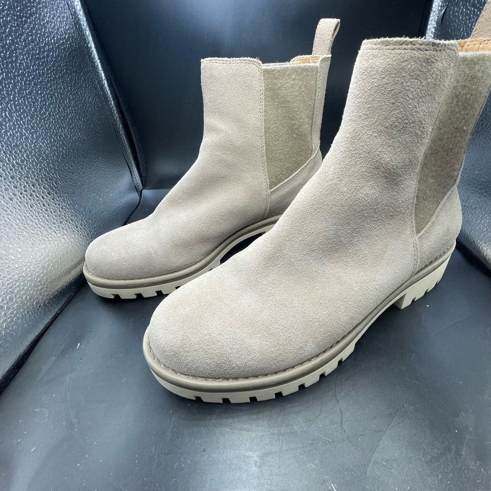 Crown Vintage Gilian Chelsea Boot
